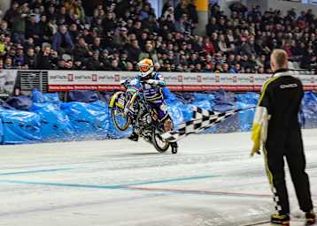 Eisspeedway Inzell: Spektakel pur, meist ausverkauft