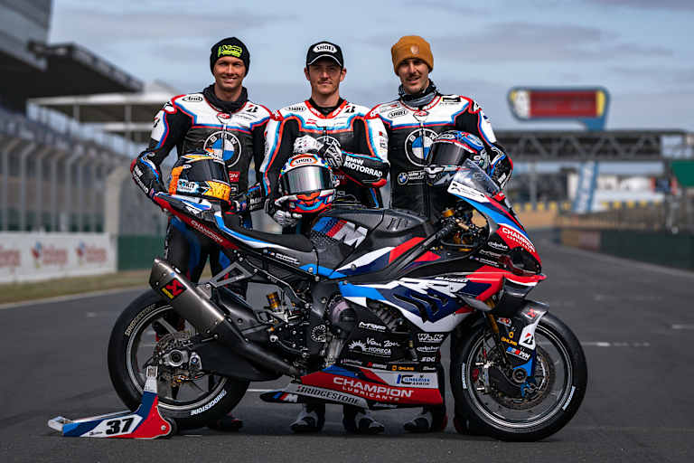 Das BMW-Werksteam mit mit Van der Mark, Odendaal und Reiterberger