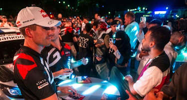 Die Fans freut`s: Der neunfache Weltmeister Sebastien Ogier fährt im kommenden Jahr zehn WM-Läufe