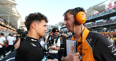 Lando Norris und Renningenieur Will Joseph vor dem Rennen