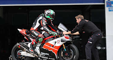 Alex Lowes auf seiner Bimota KB998 Rimini