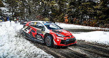 Toyota-Pilot Oliver Solberg trotz Abflug weiter in Führung