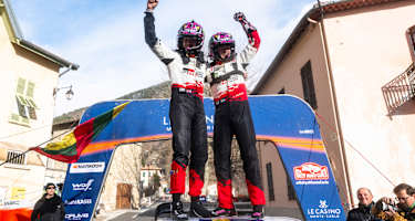 Oliver Solberg/Elliott Edmondson feiern ihren Rallye-Monte Carlo-Sieg