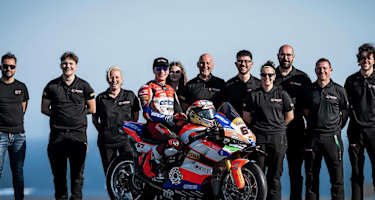 Alberto Surra und das Ducati-Team Motocorsa