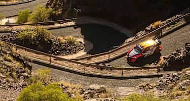 Im wilden Kurvenlabyrinth des spanischen WM-Laufs 2025: Thierry Neuville