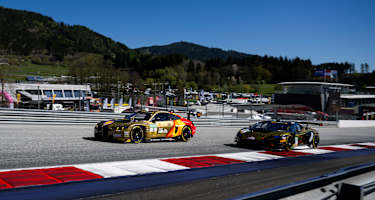 DTM-Action vor dem Alpenpanorama