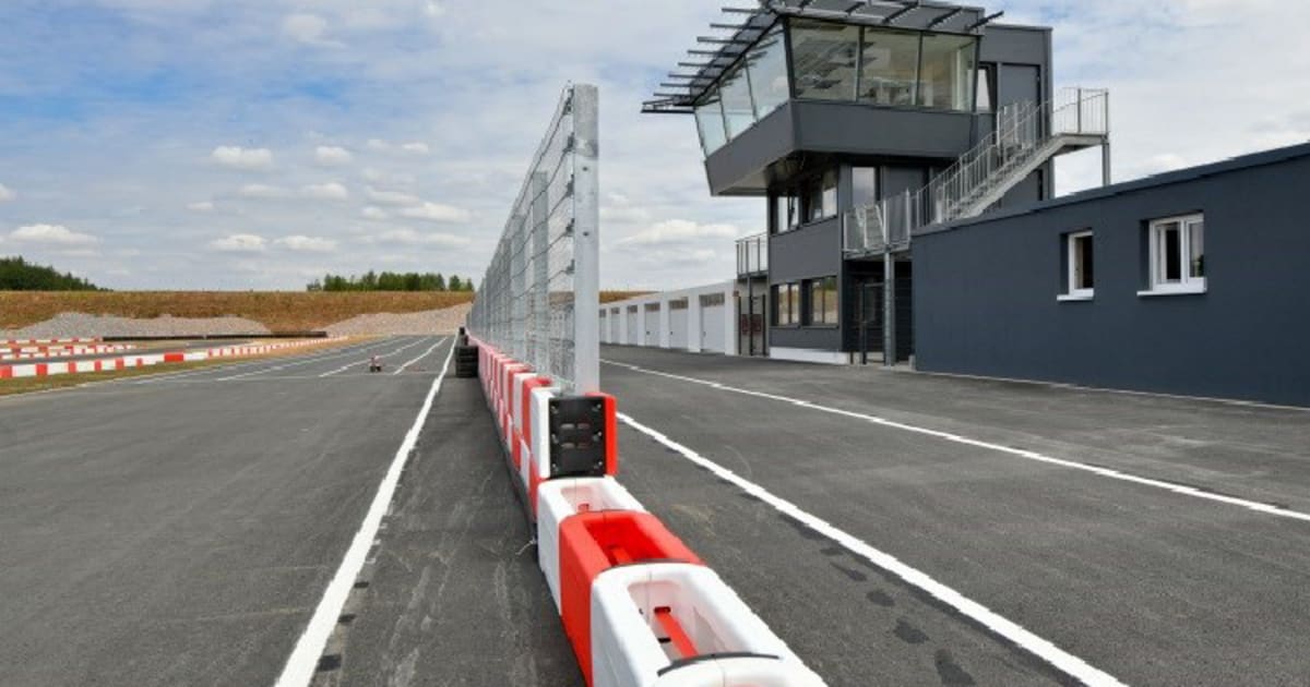 Arena E: Kartpremiere in neuer Motorsportarena - Road-Racing ...