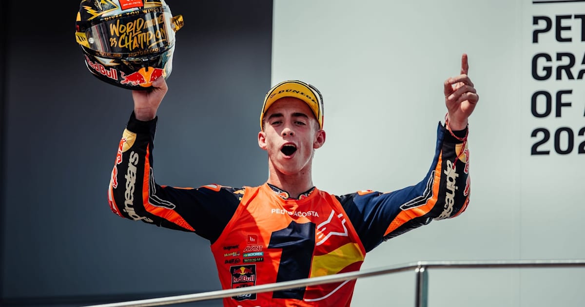 Exklusiv-Pedro-Acosta-enth-llt-sein-Moto2-WM-Siegerbike-im-KTM-Museum