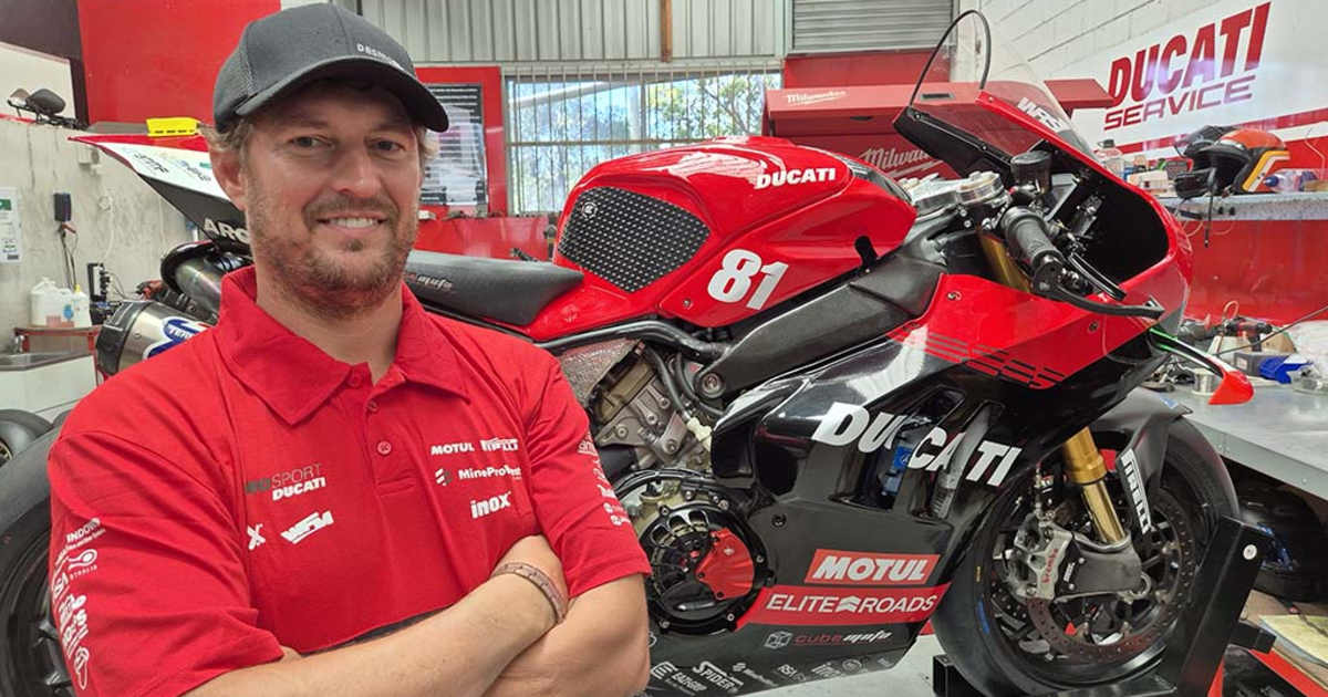Im-Rahmen-der-Superbike-WM-Anthony-West-mit-44-Jahren-auf-Ducati-V4R-