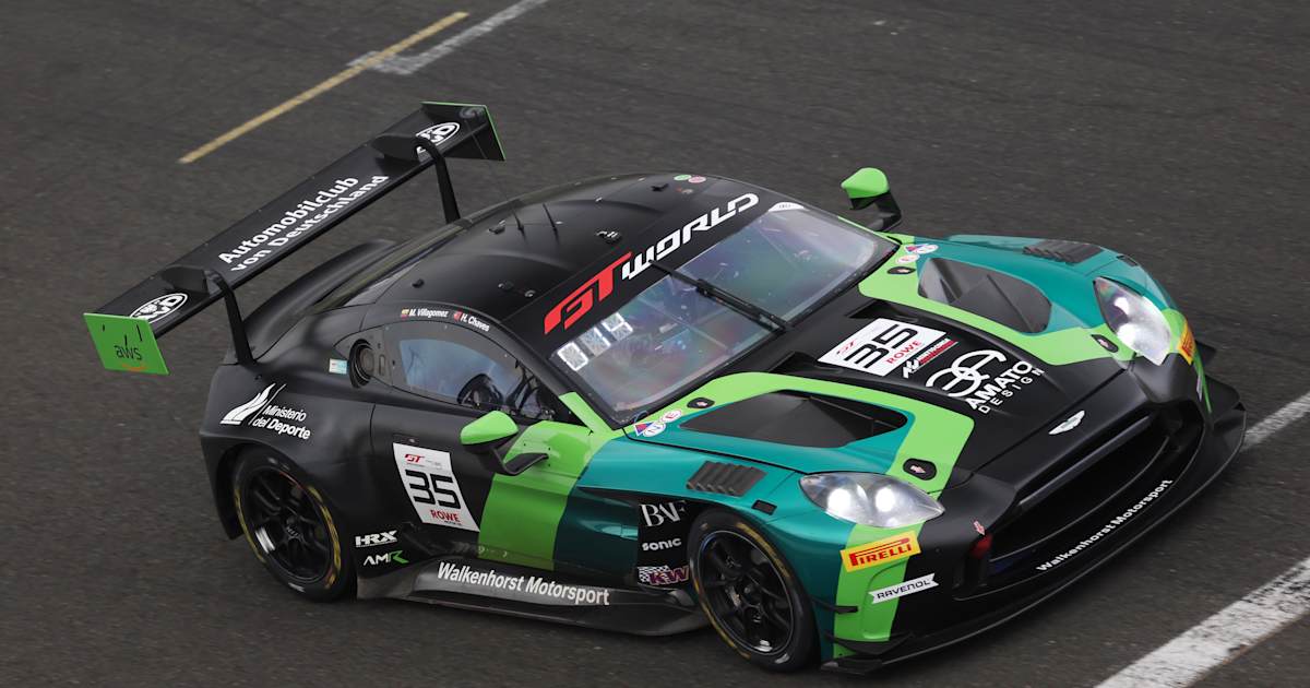 SRO-GT-Academy-Sieger-Gaspard-Simon-im-Aston-Martin-von-Walkenhorst