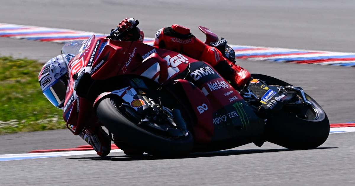 Br-nn-FP1-Marc-Marquez-trotz-Sturz-vorn-Yamaha-auf-2-Aprilia-mit-Defekt