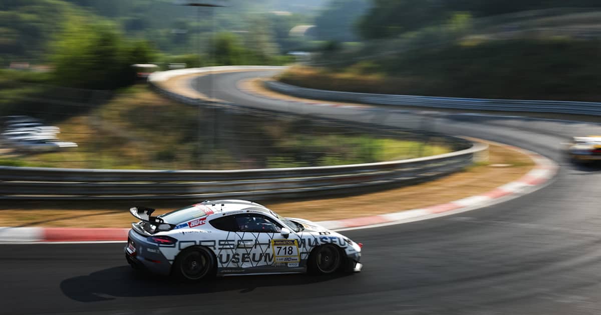 Hommage an das Porsche Museum: letztgebauter 718 absolviert Renneinsatz ...