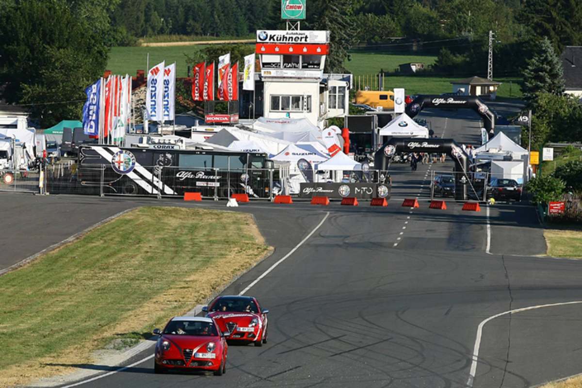 Fahrerlager 1, gerne mal Internet-freie Zone