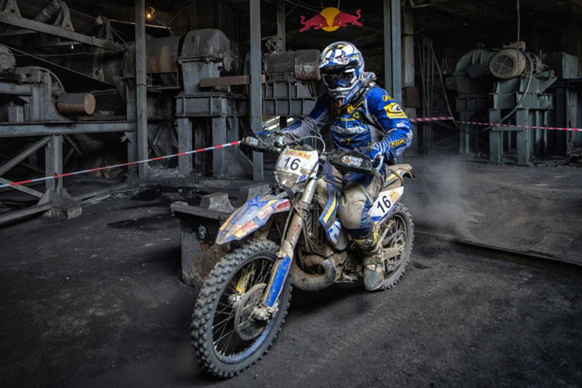 Aus dem Erdgeschoss ging es die Treppen hoch in den 12. Stock: Hier Alfredo Gomez