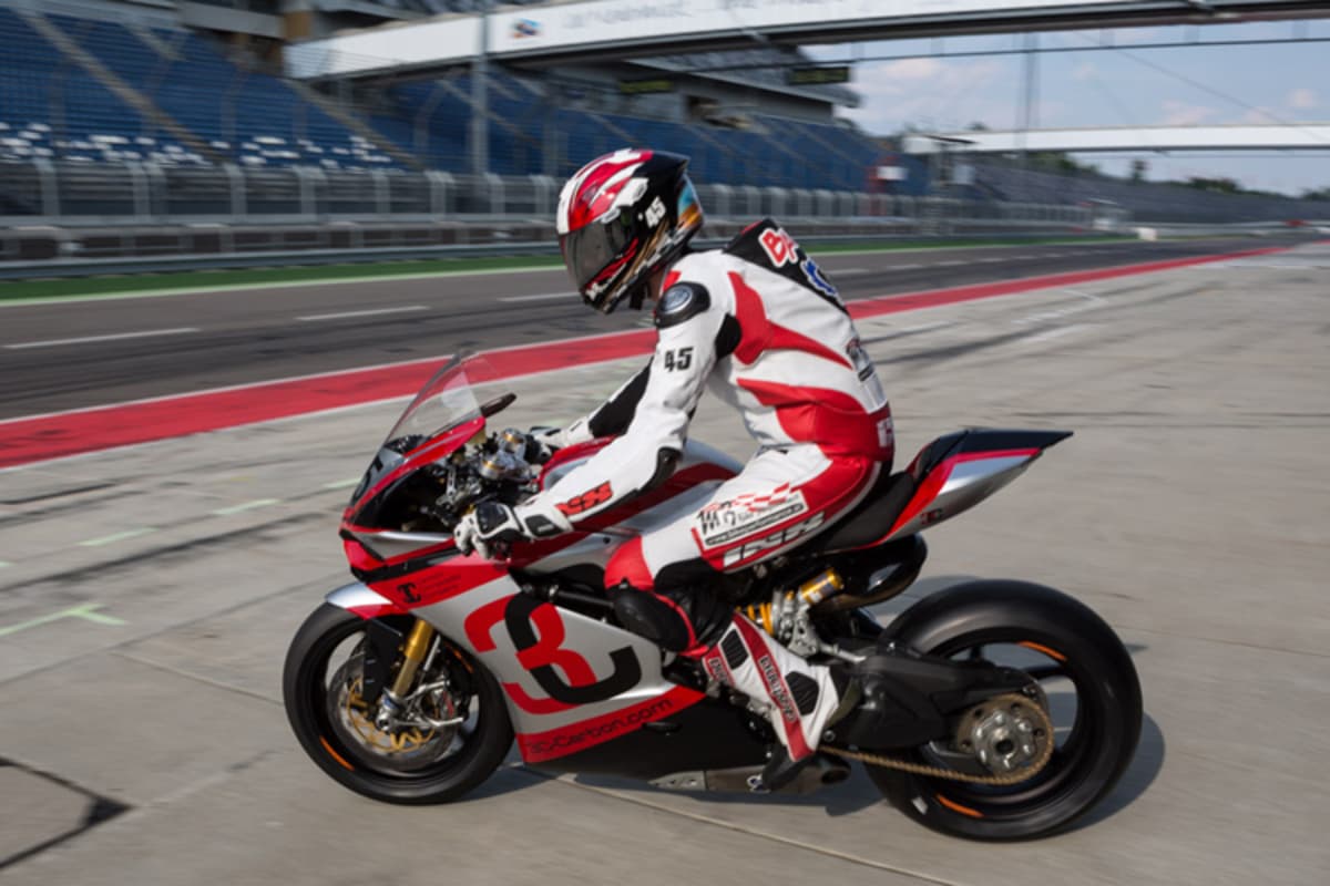 Mir der Ducati von Dario Giuseppetti spult Bauer Kilometer ab