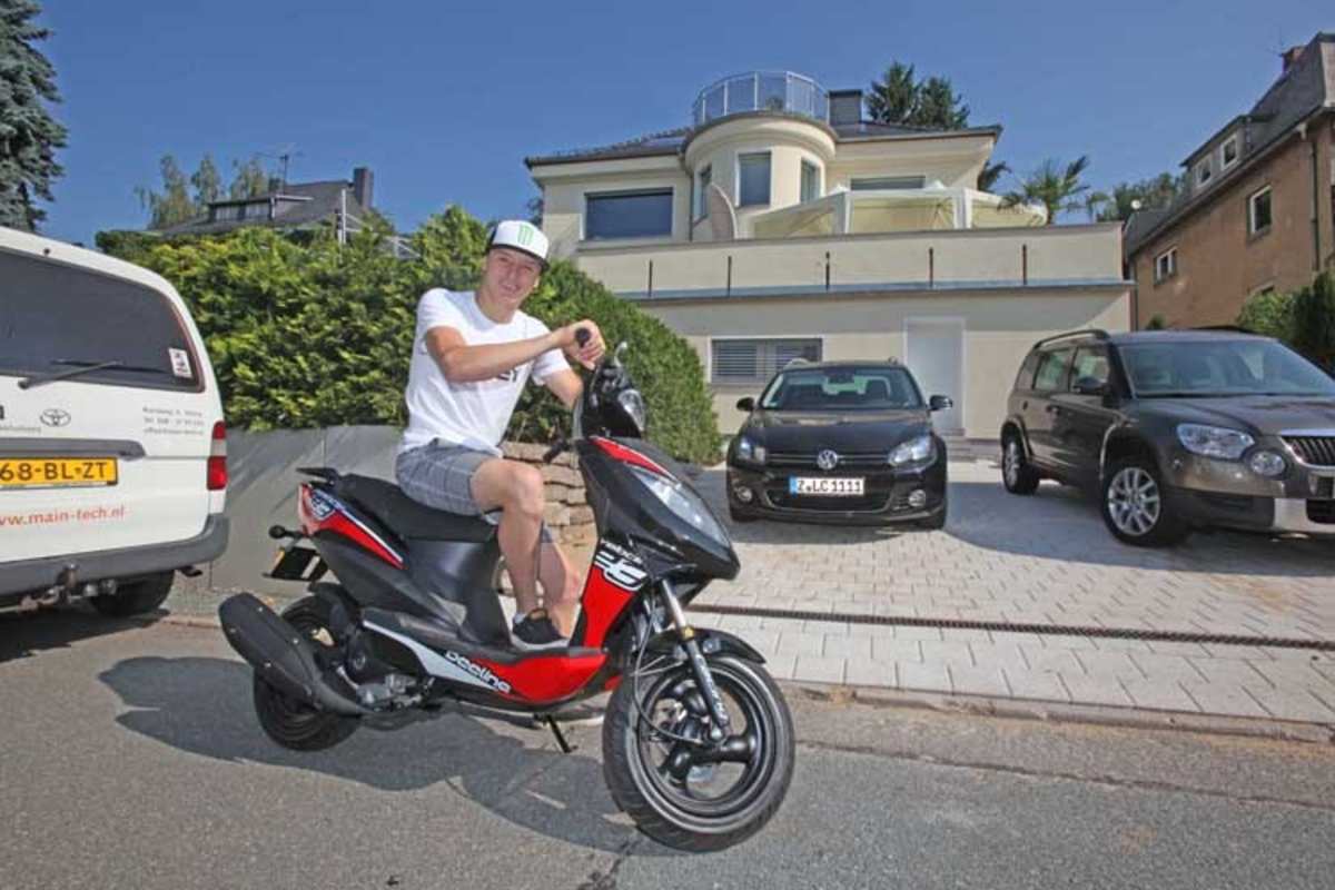 Hier bei Teamchef Heidolf zog Jack Miller ein