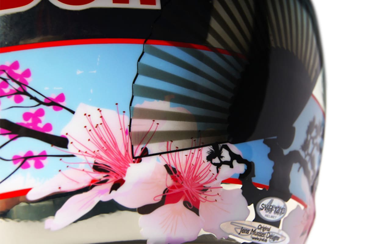 Liebe zum Detail: Fächer und Kirschblüten