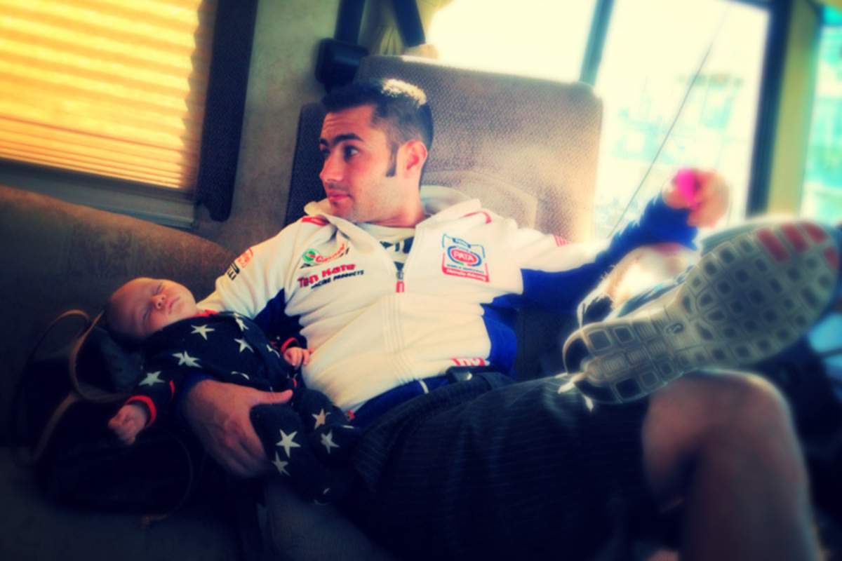 Leon Haslam mit Sohn Max Peter