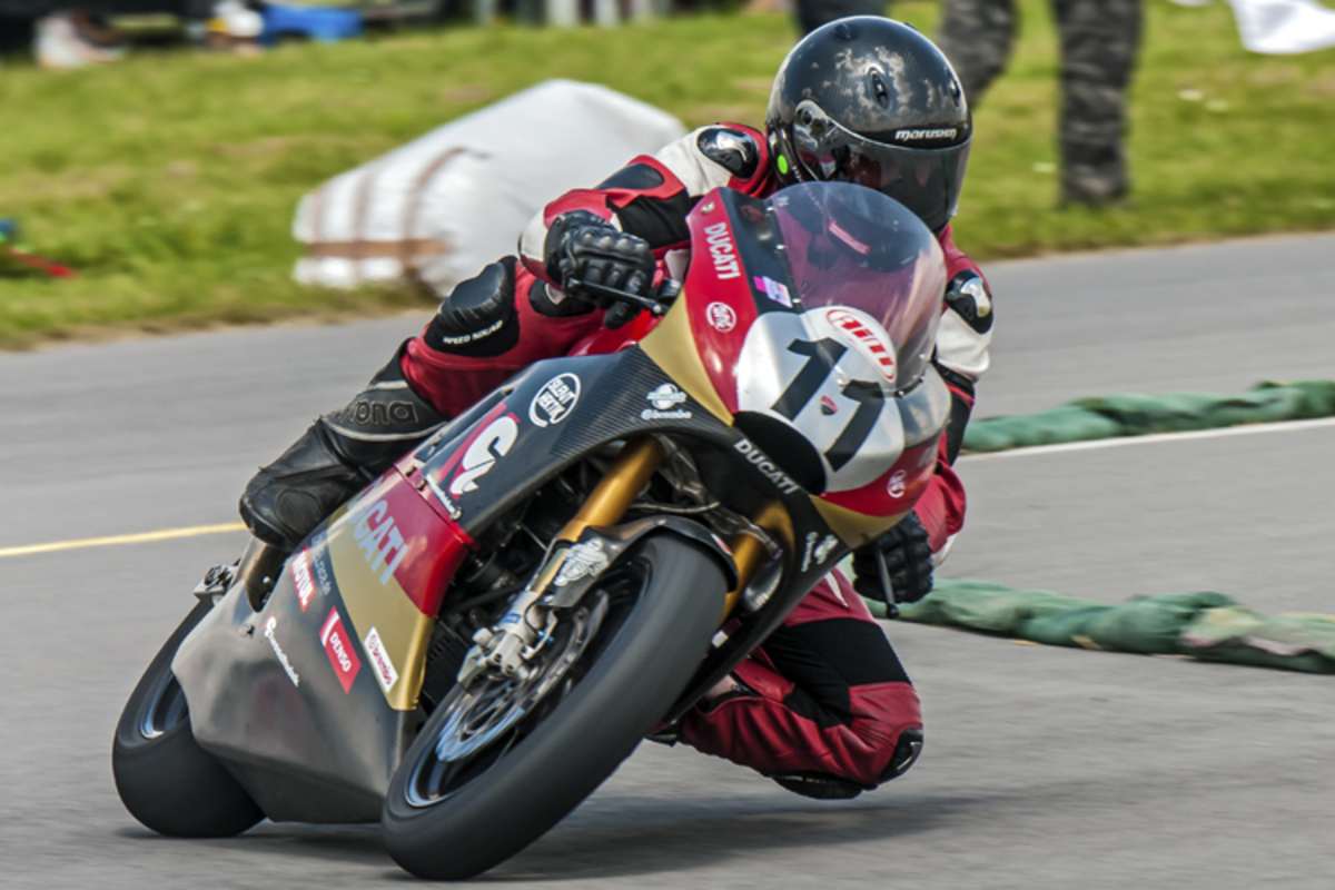 Sascha Pfautsch (Ducati 1078) 