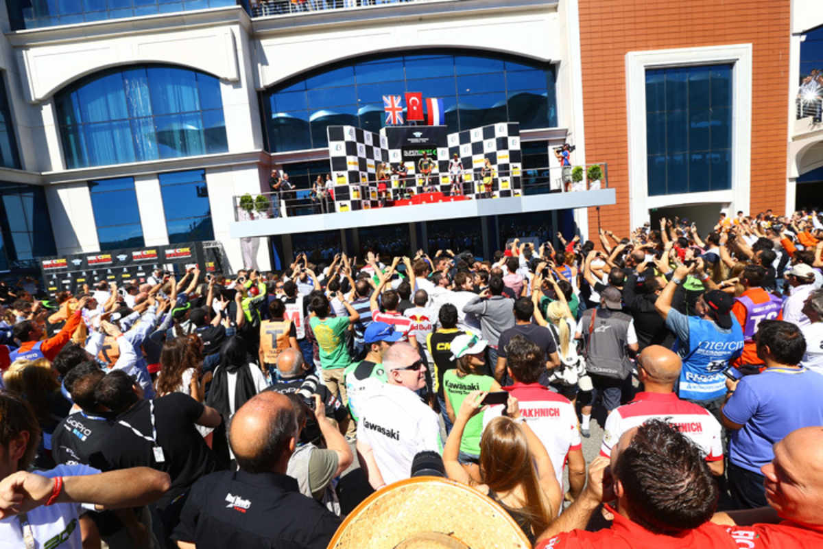 Kenan Sofuoglu wurde für seinen Triumpf vergöttert