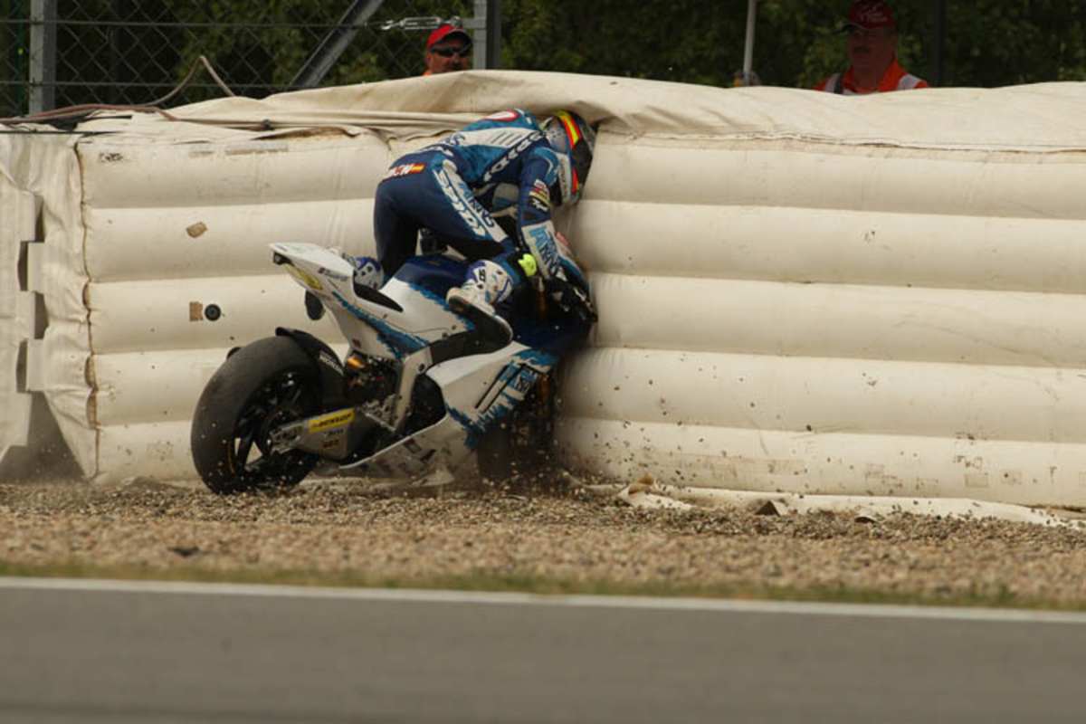 ... der Aufprall wird zwar gemildert, ...