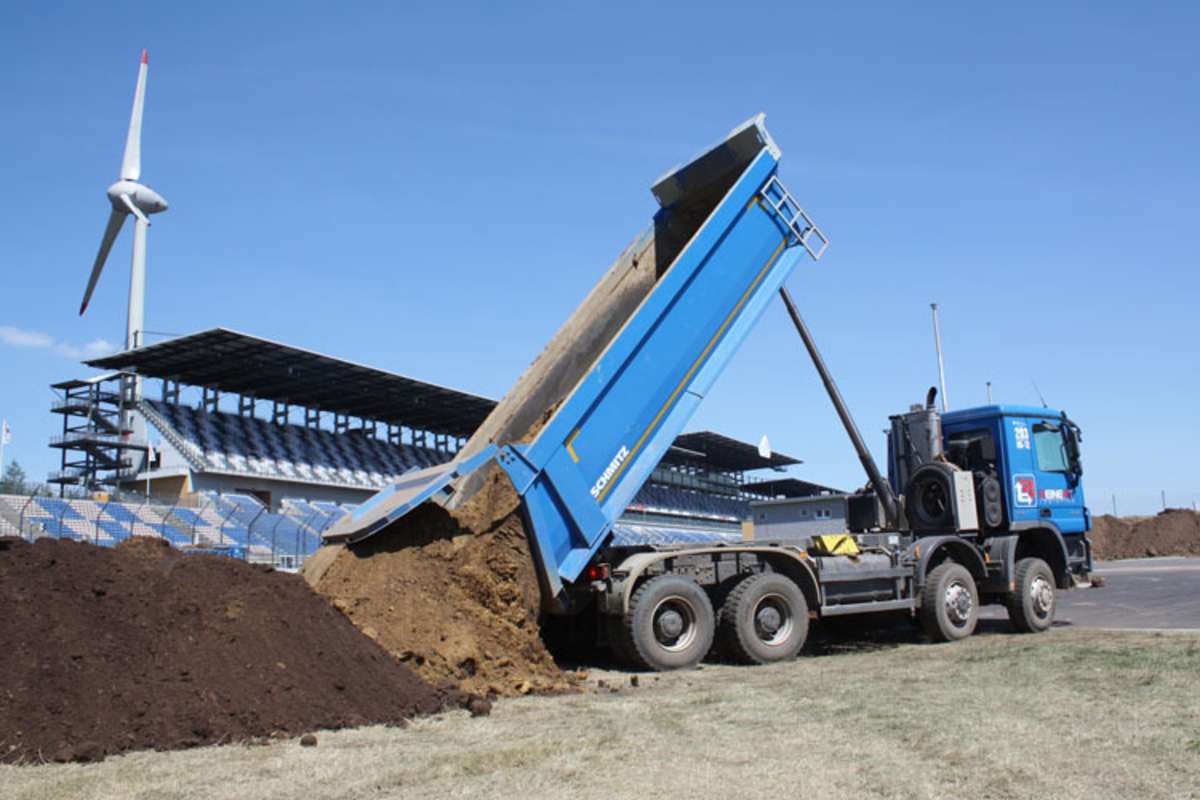 Das Erdreich stammt von einem Parkplatz-Gelände des EuroSpeedway