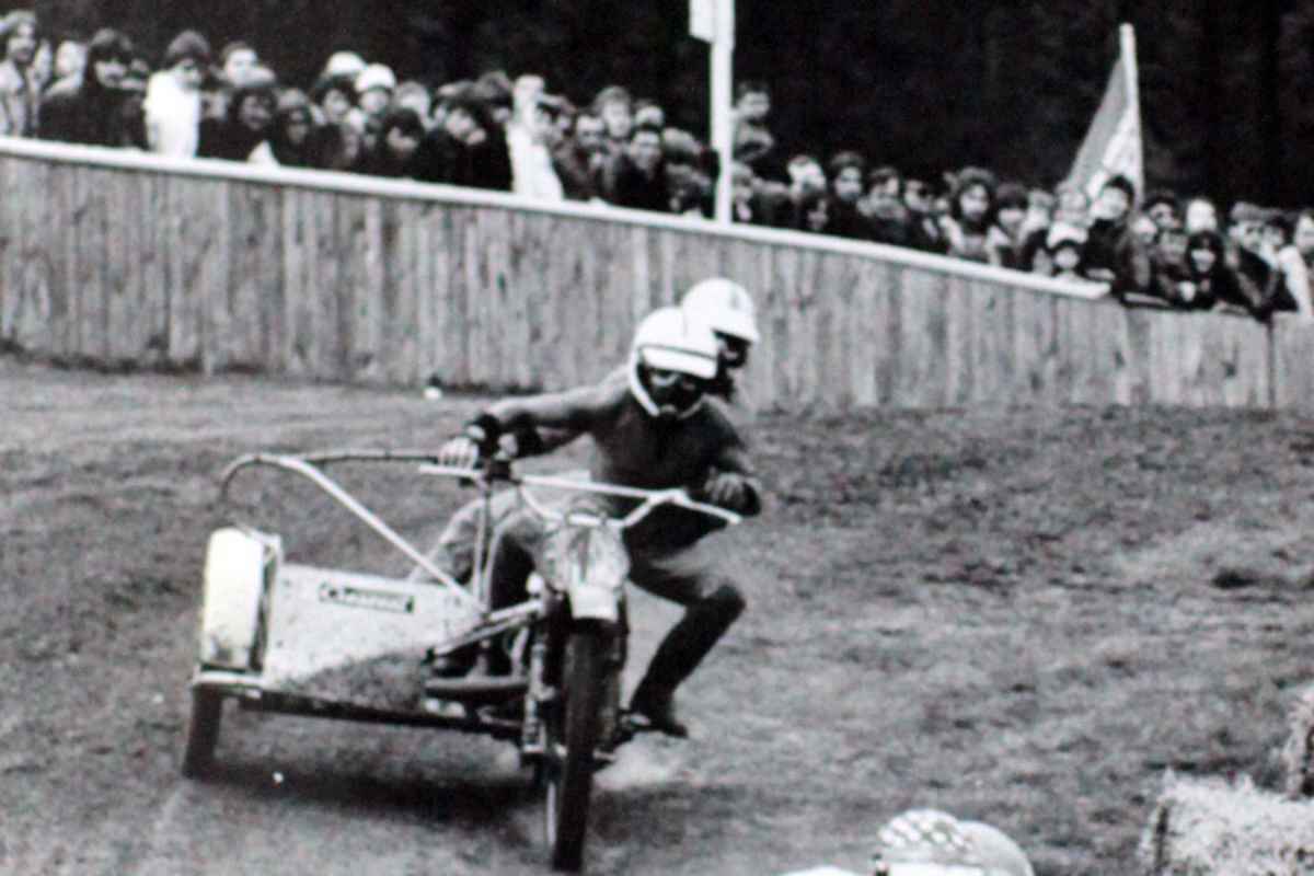 Das Bruderpaar startete auch auf der Grasbahnstrecke in Teterow vor 80.000 Zuschauern und Volksfeststimmung