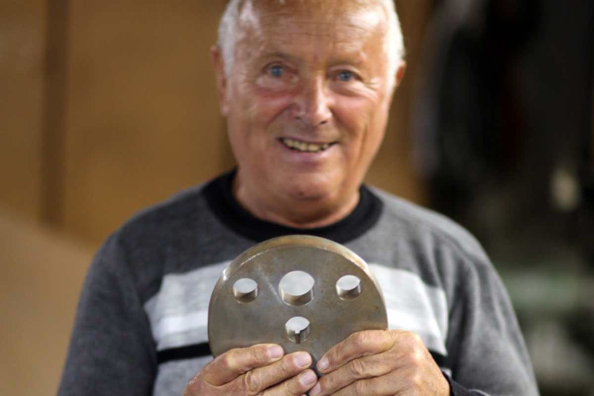 Die Rohlinge für die Ausgleichsmassen der Kurbelwelle hat Walter Dietrich selbst ausgetüftelt und gebaut