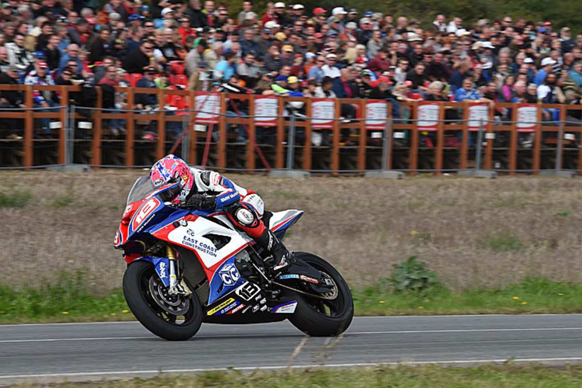 Lee Johnston gewann den letzten IRRC-Lauf 2015 in Frohburg