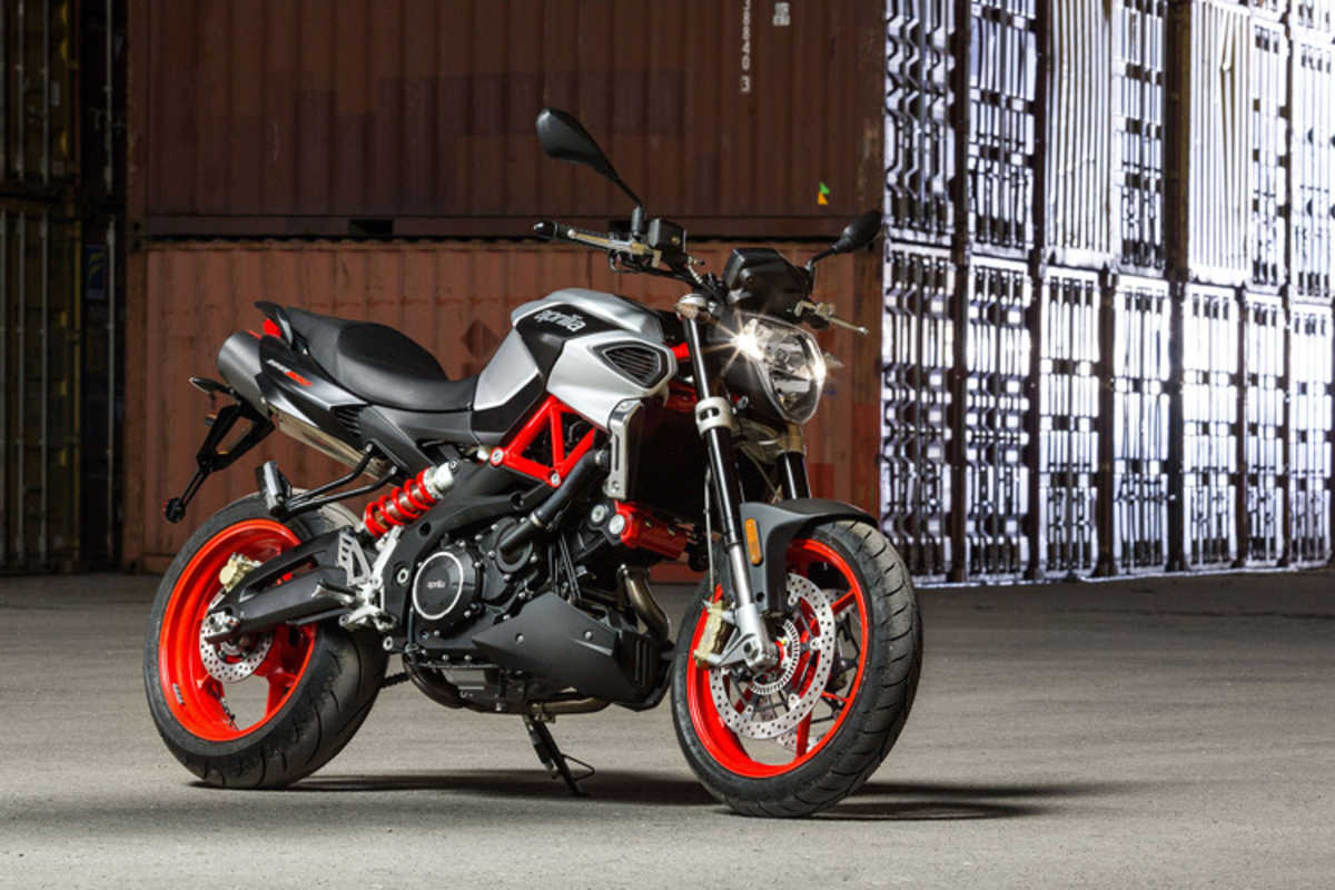 Neu ist bei beiden Modellen eine KYB-Gabel mit gefrästen Gabelbrücken 