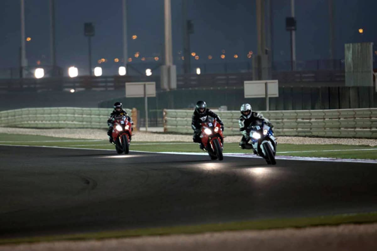 Unter Flutlicht zu fahren war für die meisten Teilnehmerinnen eine Premiere