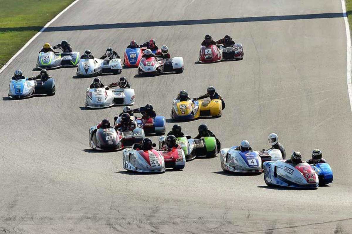 Start zum Lauf der Seitenwagen-WM in Oschersleben 2015