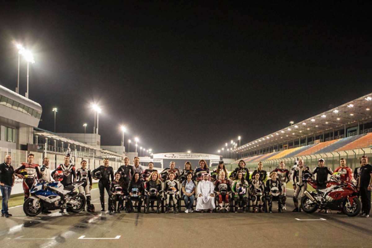 Gruppenfoto mit dem Präsidenten der QMMF