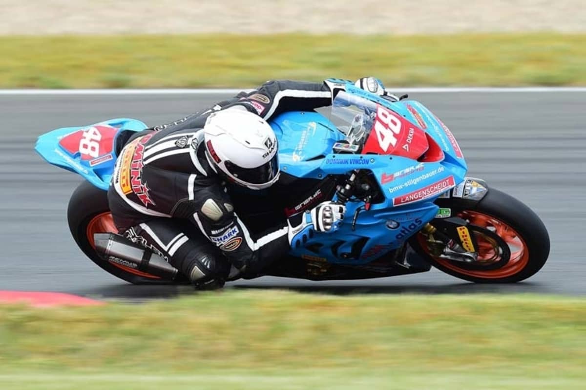 Dominik Vincon freut sich auf den Scheck von BMW