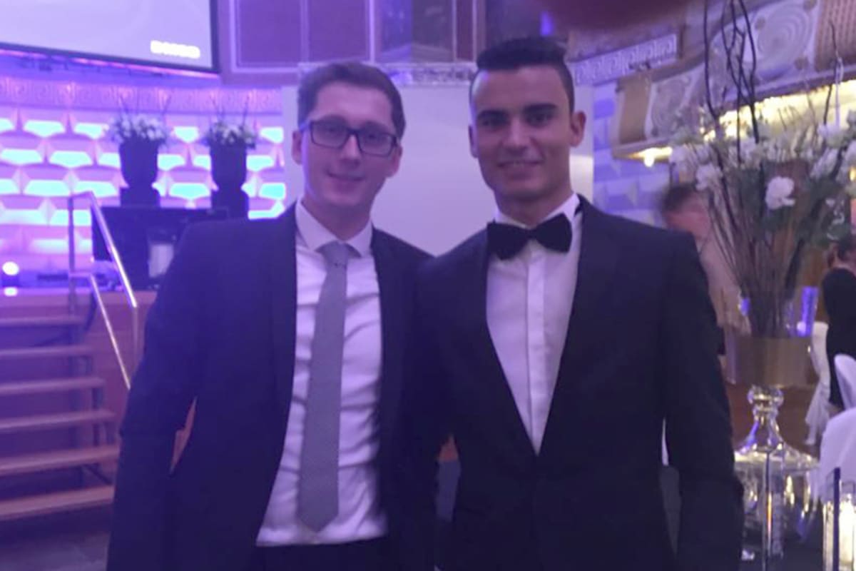 Jan Bühn (li.) posiert mit Pascal Wehrlein