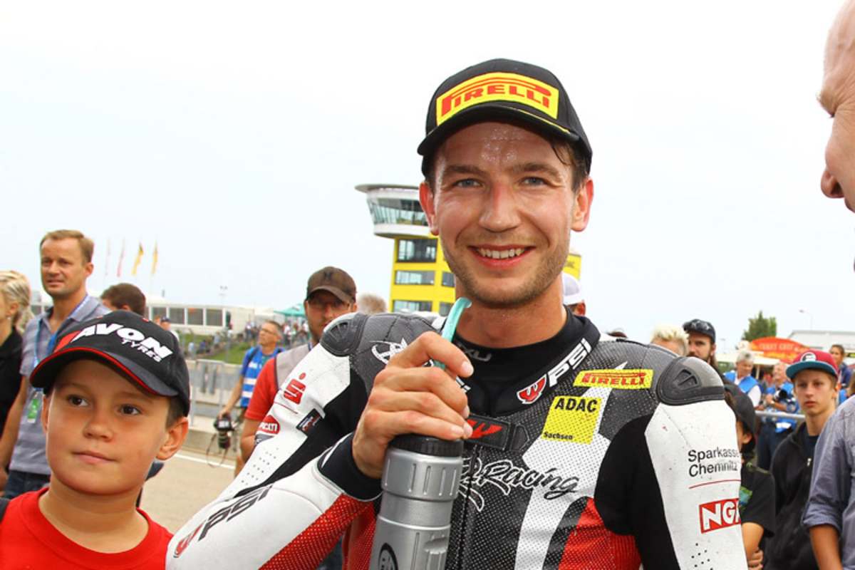 WM-Pilot Max Neukirchner freute sich mächtig über seinen Heim-Sieg