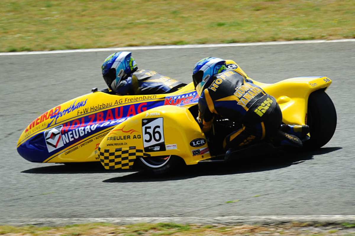 Aufregung schon vor dem Start bei Rutz/Hofer