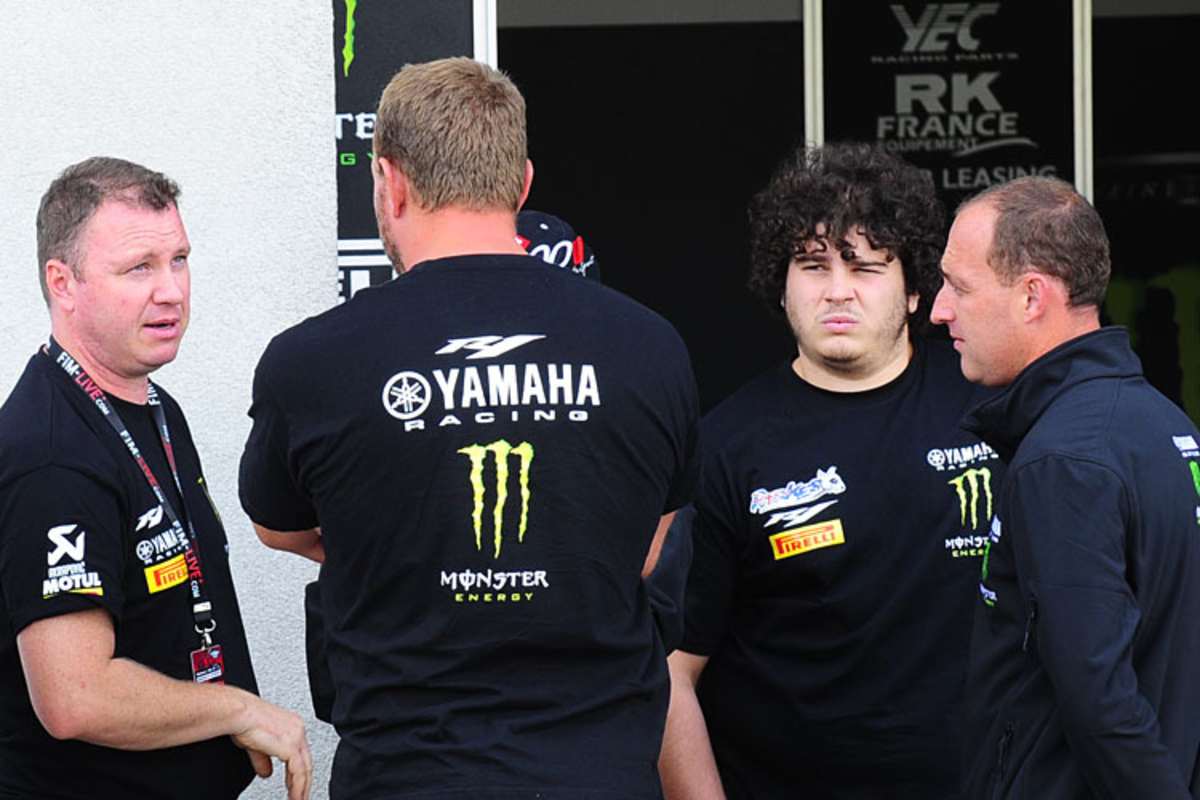 Wird da bei Monster Yamaha Austria schon über die Taktik gesprochen?