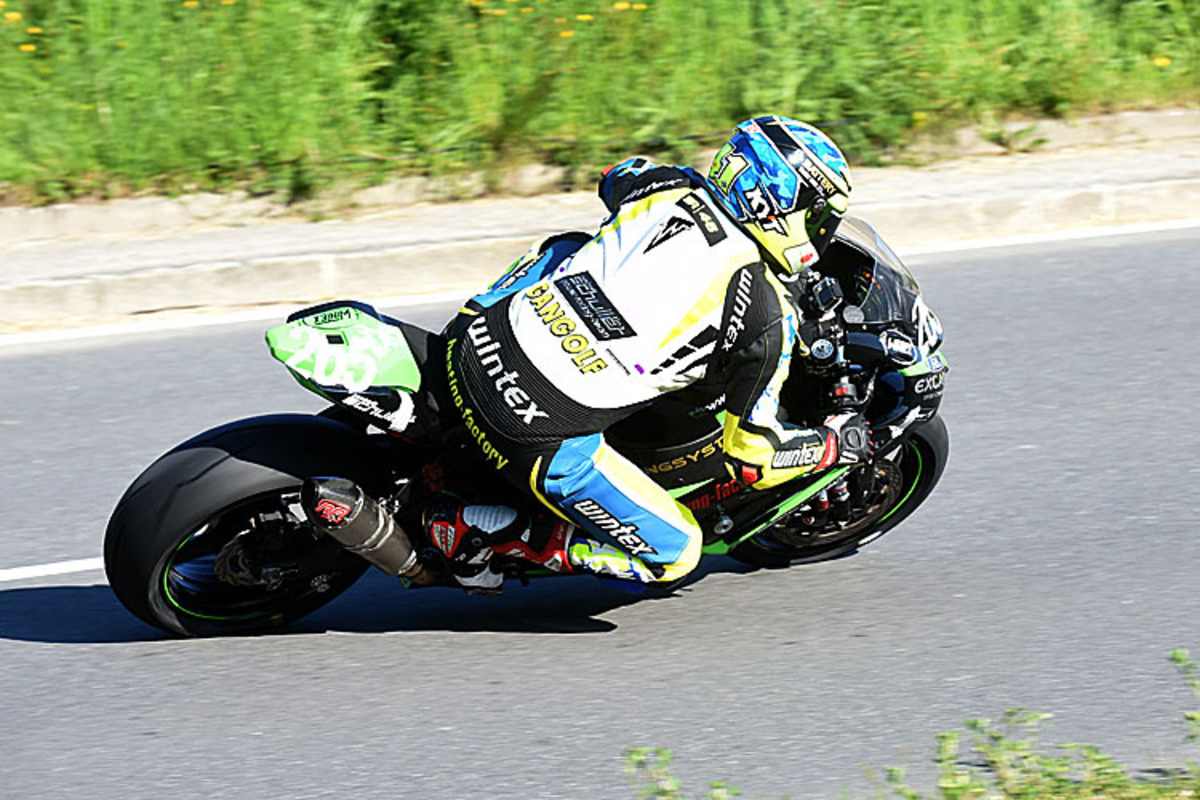 Andreas Gangl (Kawasaki) siegt in der Klasse Superstock 1000