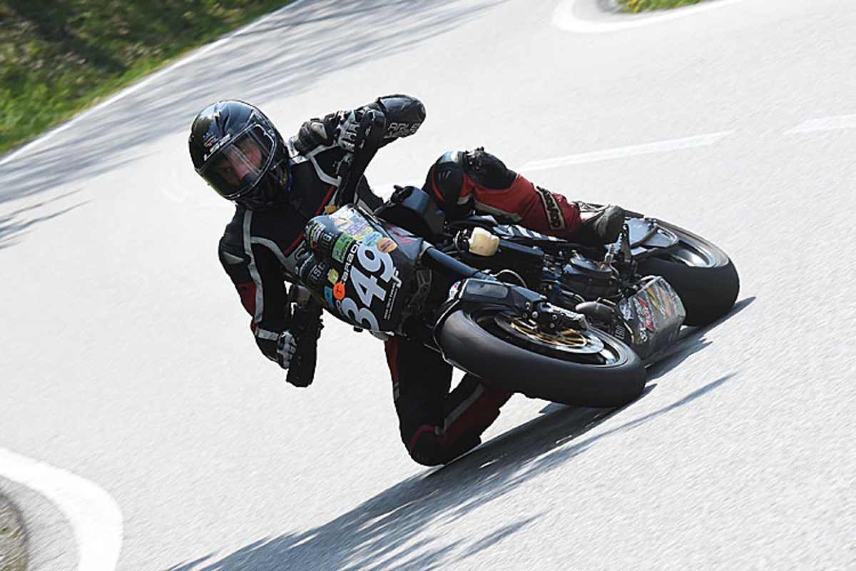 Josef Frauenschuh: Berg-Meister in der Klasse Supermoto