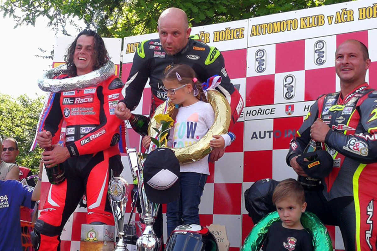 Das Superbike-Podium: Kamil Holan, Marek Cerveny und Didier Grams (v.l.)