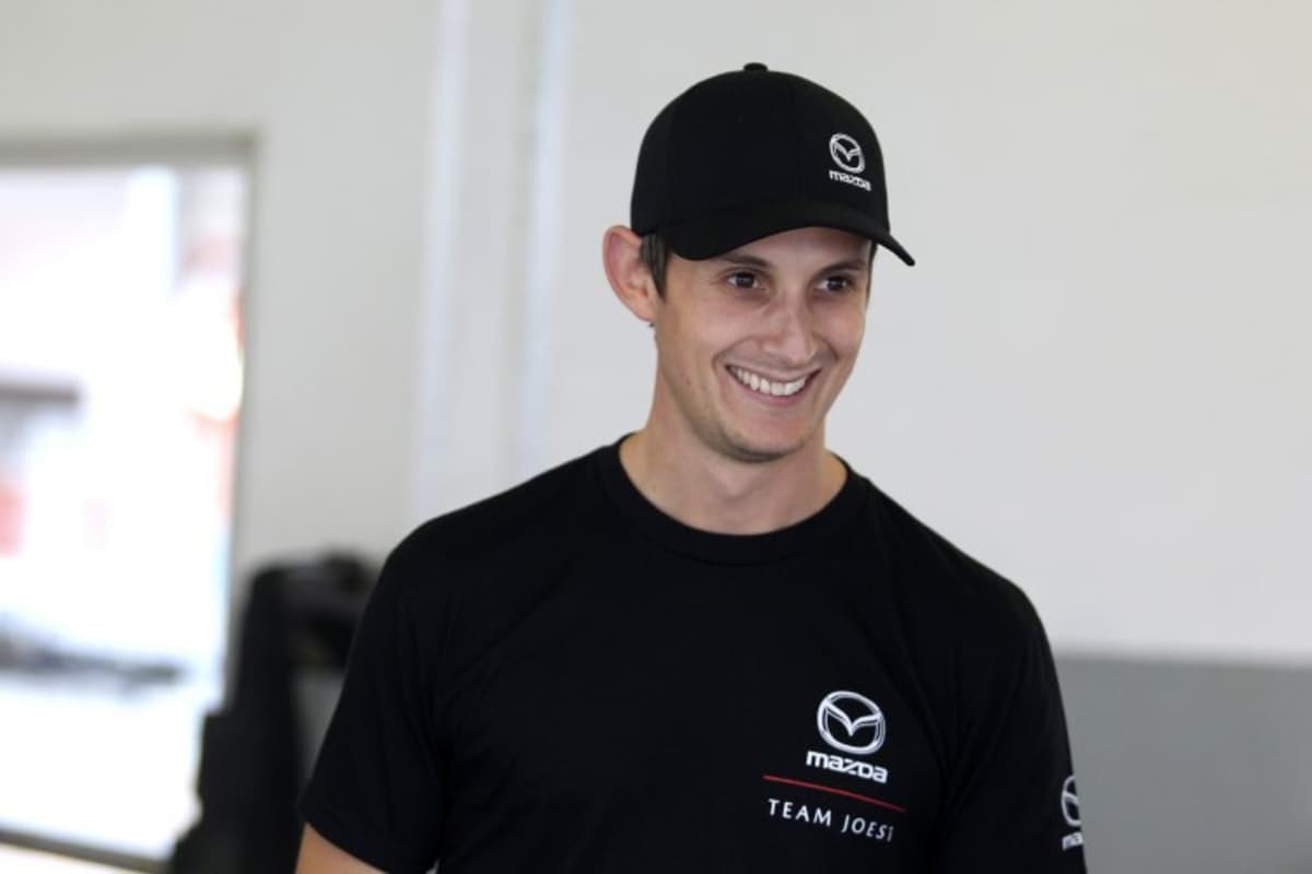 Nun im Mazda-Shirt: Oliver Jarvis