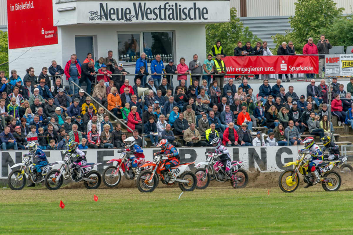 In Bielefeld fuhr jüngst eine Mädels-Enduro-Klasse im Rahmenprogramm