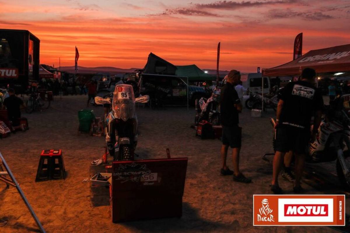 Schrauben bis in die Nacht hinein 