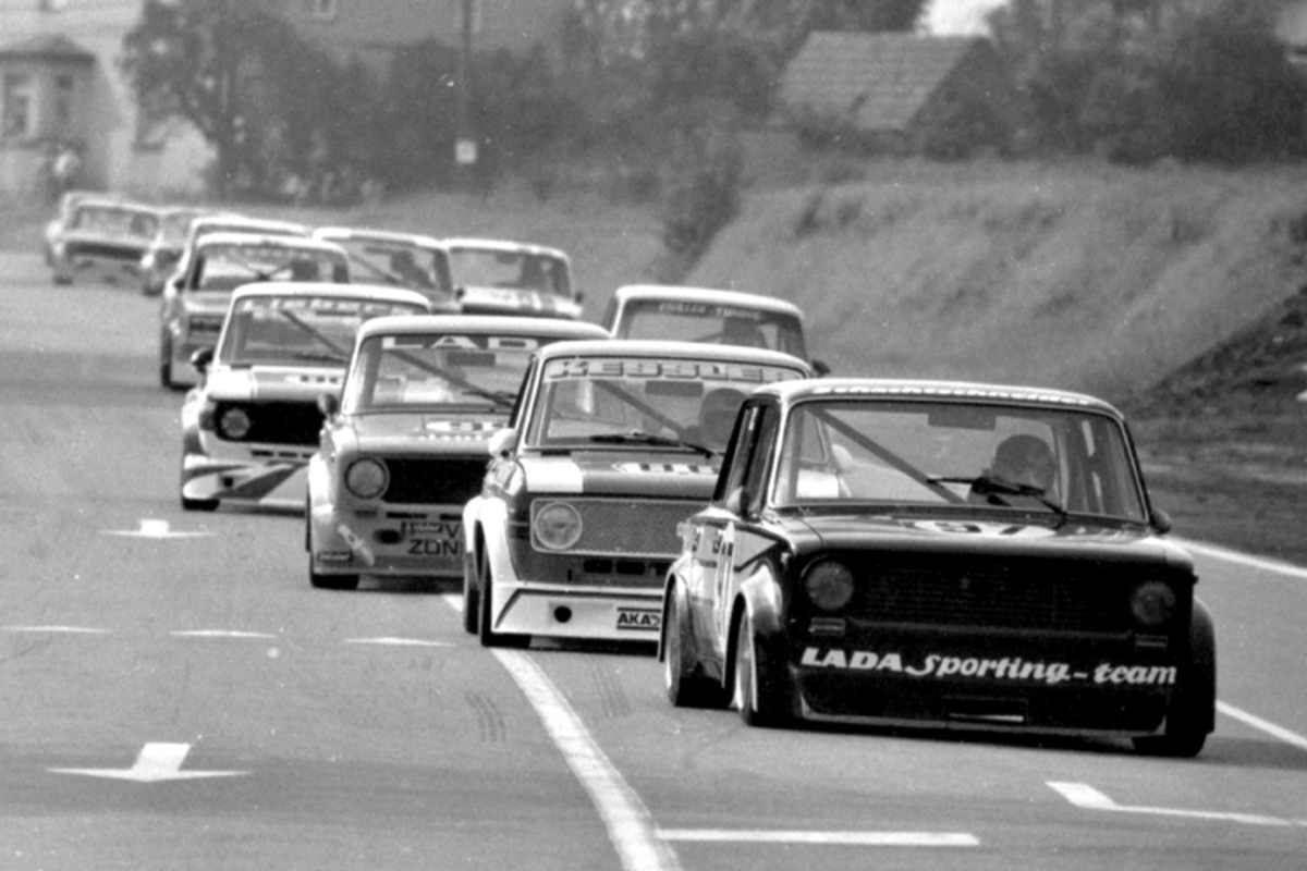 Lada, Zastava, Skoda und Trabant treffen im Feld der Tourenwagen aufeinander