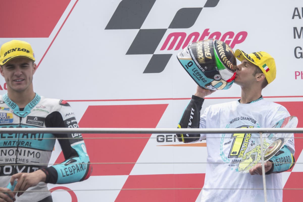 Der Italiener aus dem Leopard Racing Team feierte seinen Titelgewinn mit dem Sieg in Phillip Island, Teamkollege Ramirez wurde Zweiter 