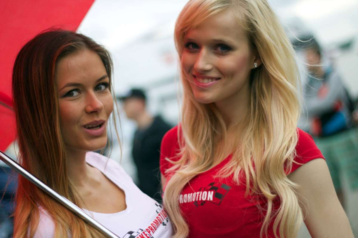 Bezaubernd wie immer: Die Bike Promotion Grid-Girls