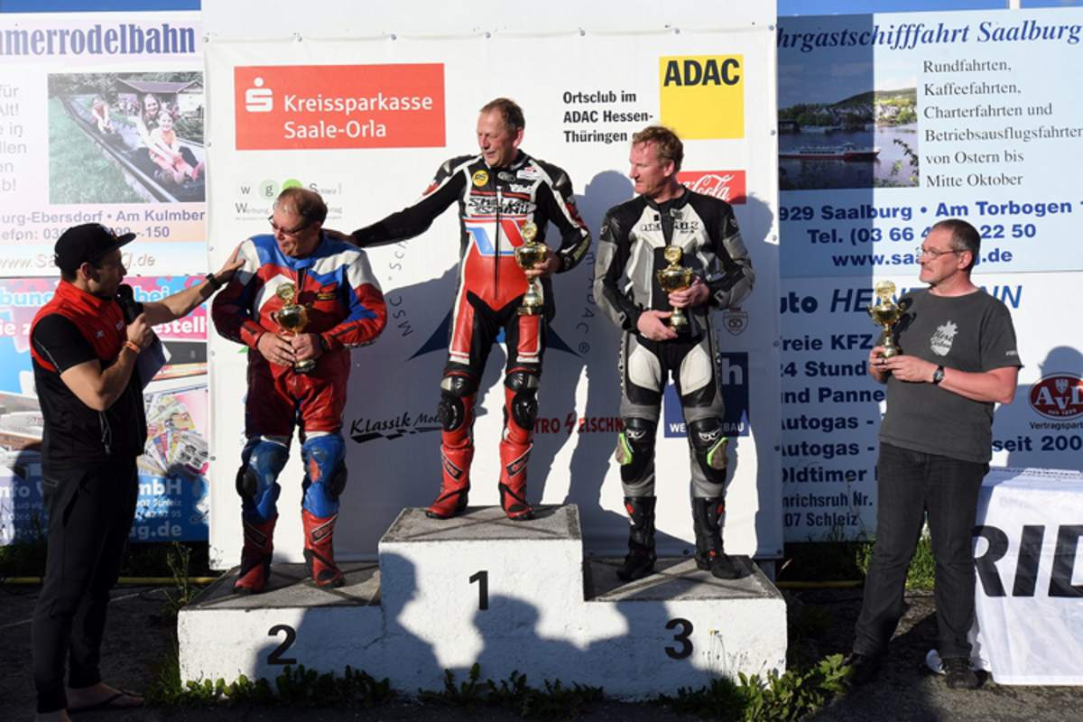 Die Sieger der TT Open: Harbusch (Mitte), Cordes (links), Kellner und Lochte 