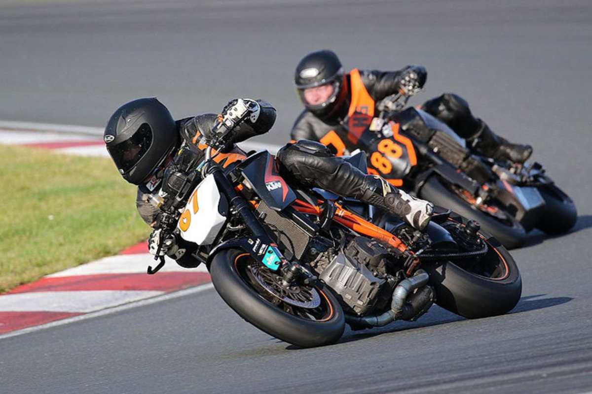 Axel Knof (KTM 1290) und Henning Schipper (KTM Superduke 990)