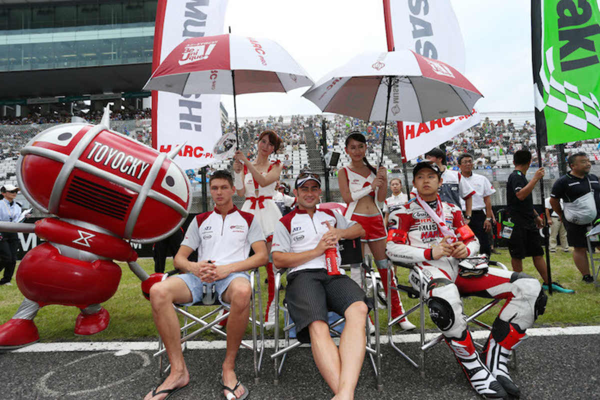 Den Rennstart konnten die beiden Pata-Piloten in zivil beobachten 